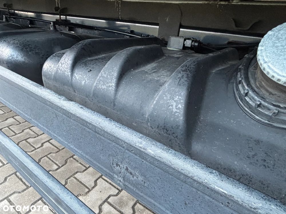 Mercedes-Benz ATEGO 1524  EURO 6 (1527, 1530) kontener z windą , kabina przeedłużana  z łóżkiem składanym - 12