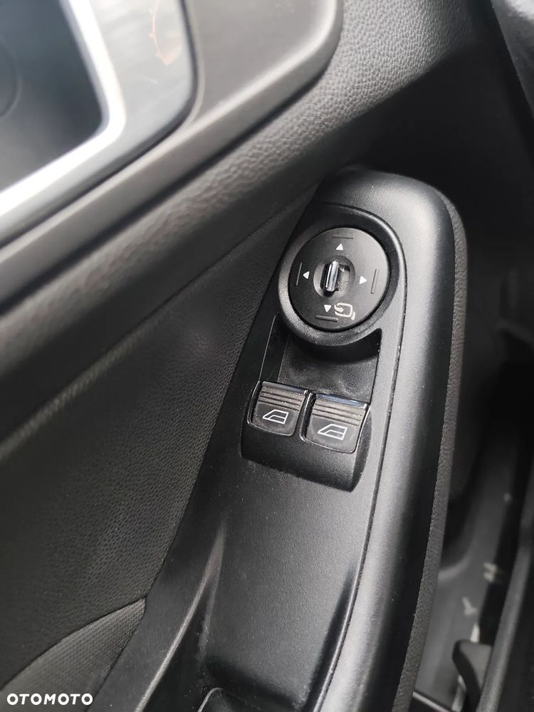 Ford Fiesta 1.6 Ti-VCT SYNC Edition - 12