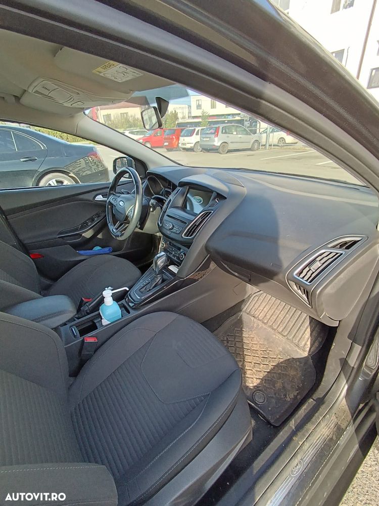Ford Focus - 12