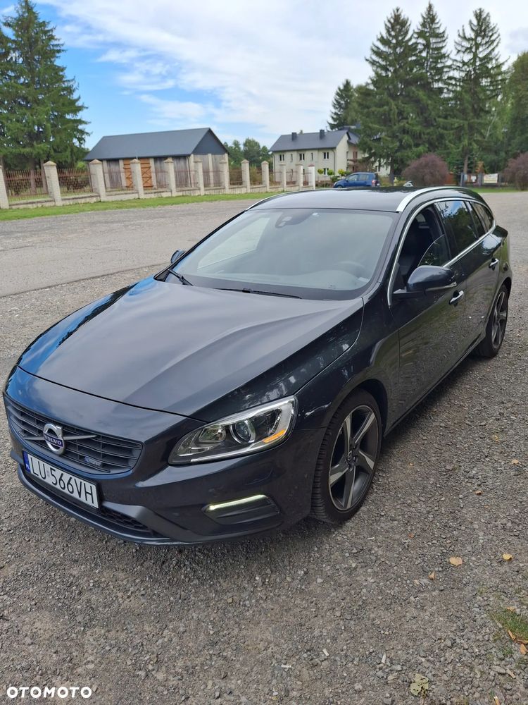 Volvo V60 D2 R-Design - 2