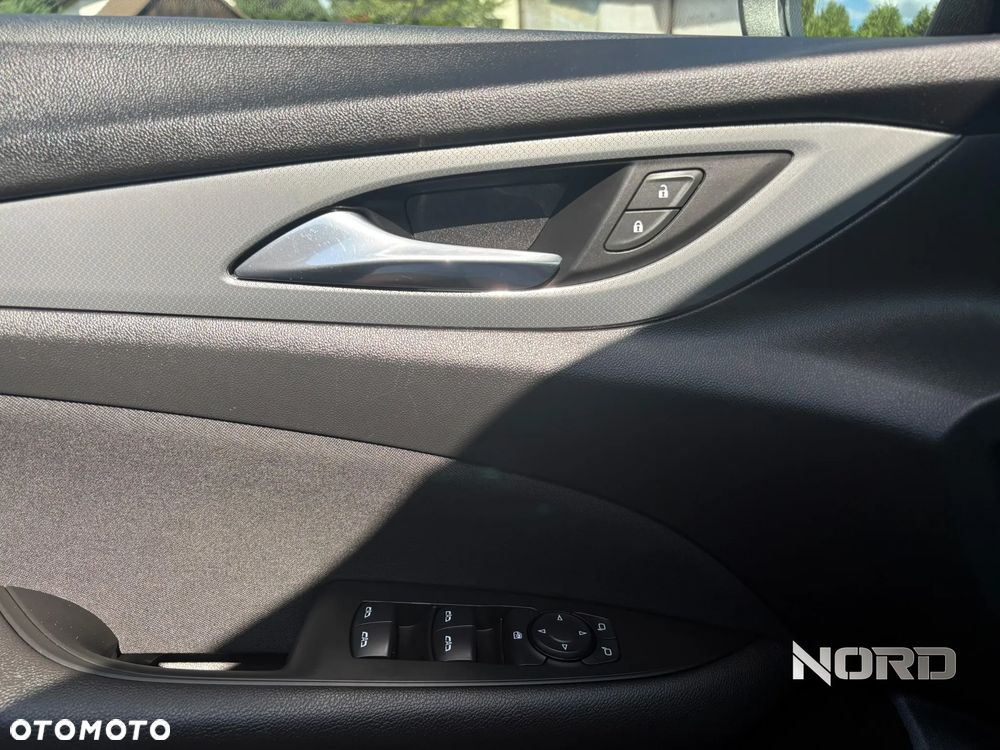 Opel Insignia 1.5 T Enjoy S&S - 17