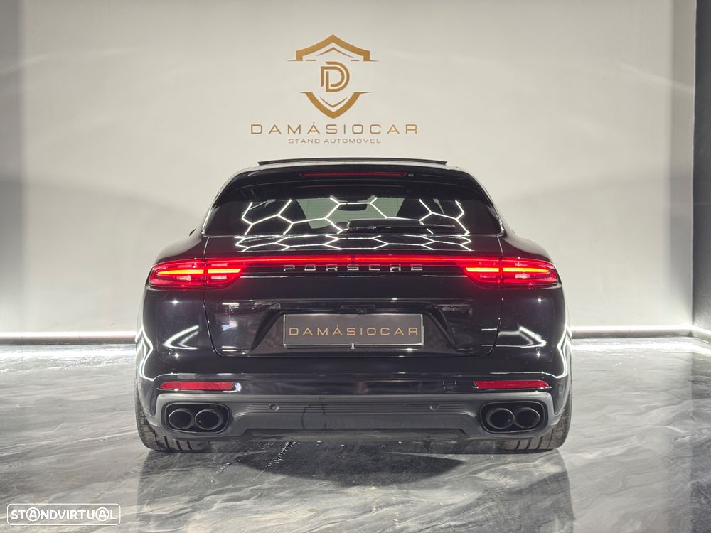 Porsche Panamera Sport Turismo 4 - 6