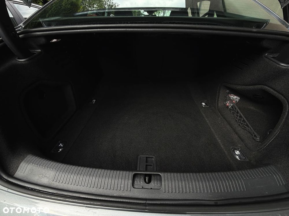 Audi A4 Limousine 2.0 TFSI ultra Sport S tronic - 22