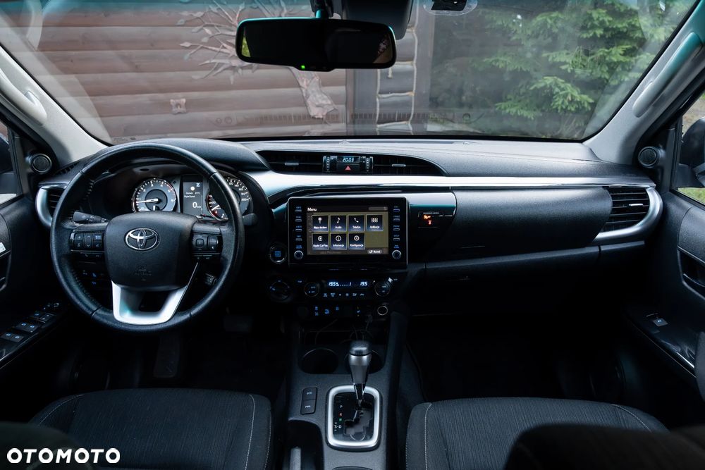 Toyota Hilux 2.8 D-4D Double Cab SR5 4x4 - 31