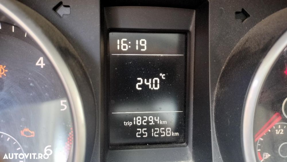 Volkswagen Golf - 8