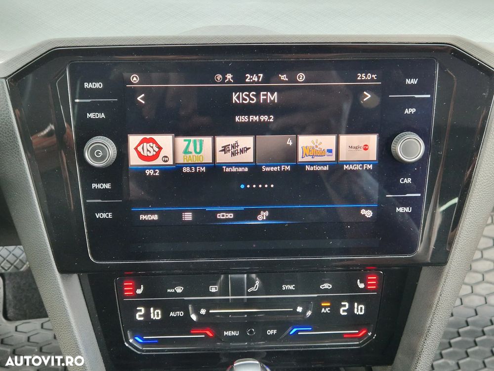Volkswagen Passat 2.0 TDI DSG Comfortline - 11