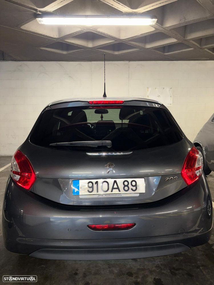 Peugeot 208 1.4 HDi Allure - 4