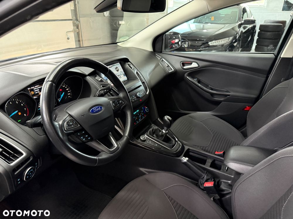 Ford Focus 1.0 EcoBoost Titanium - 18