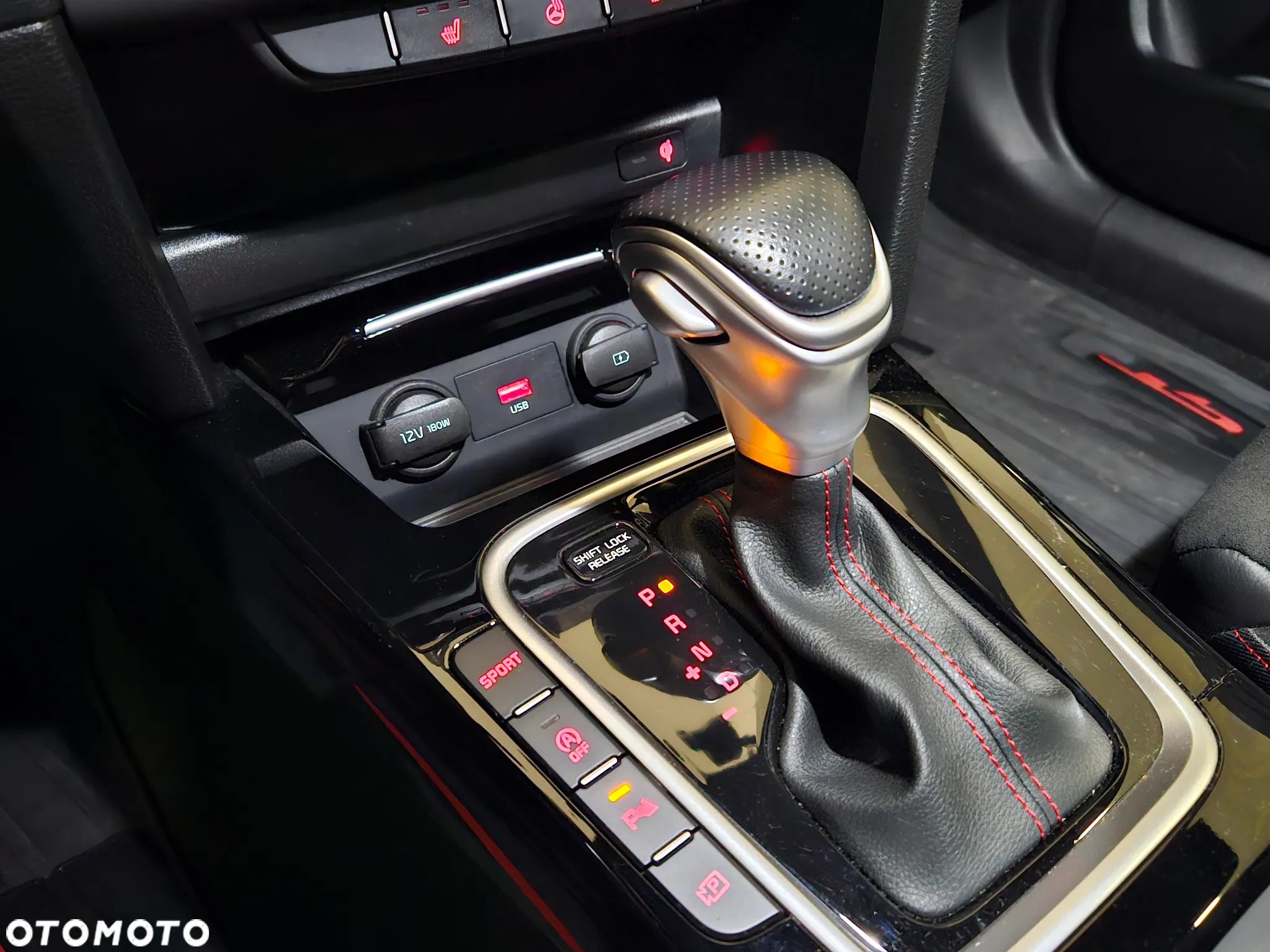 Kia ProCeed 1.6 T-GDI GT DCT - 27