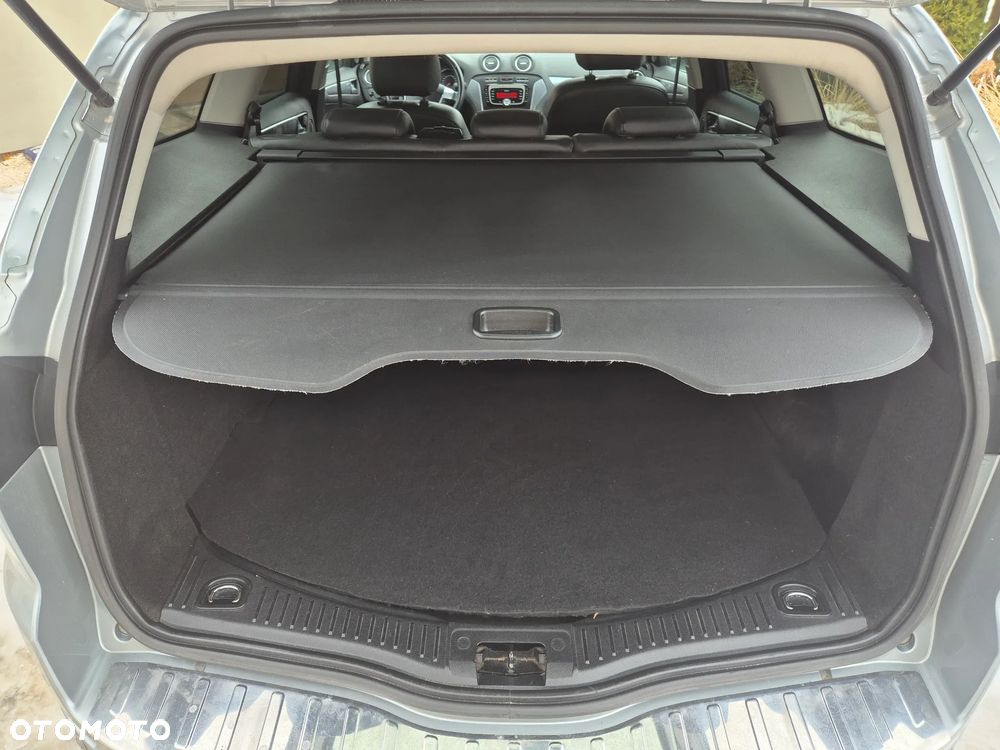 Ford Mondeo 2.0 TDCi Titanium X - 16