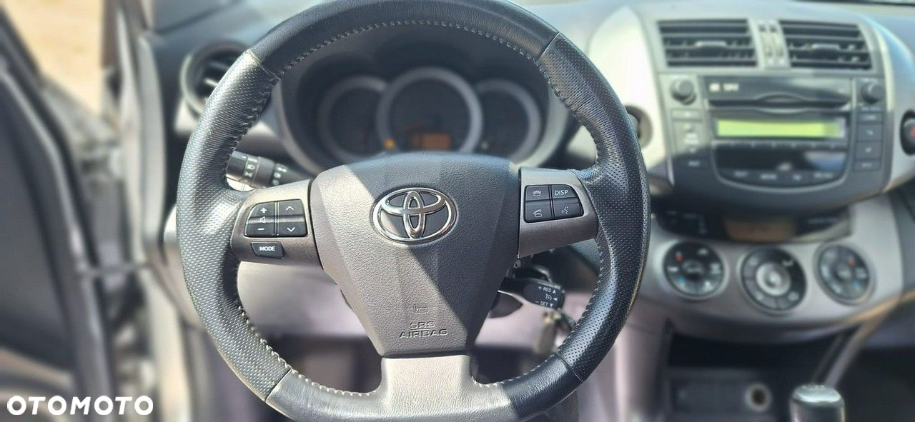 Toyota RAV4 - 14