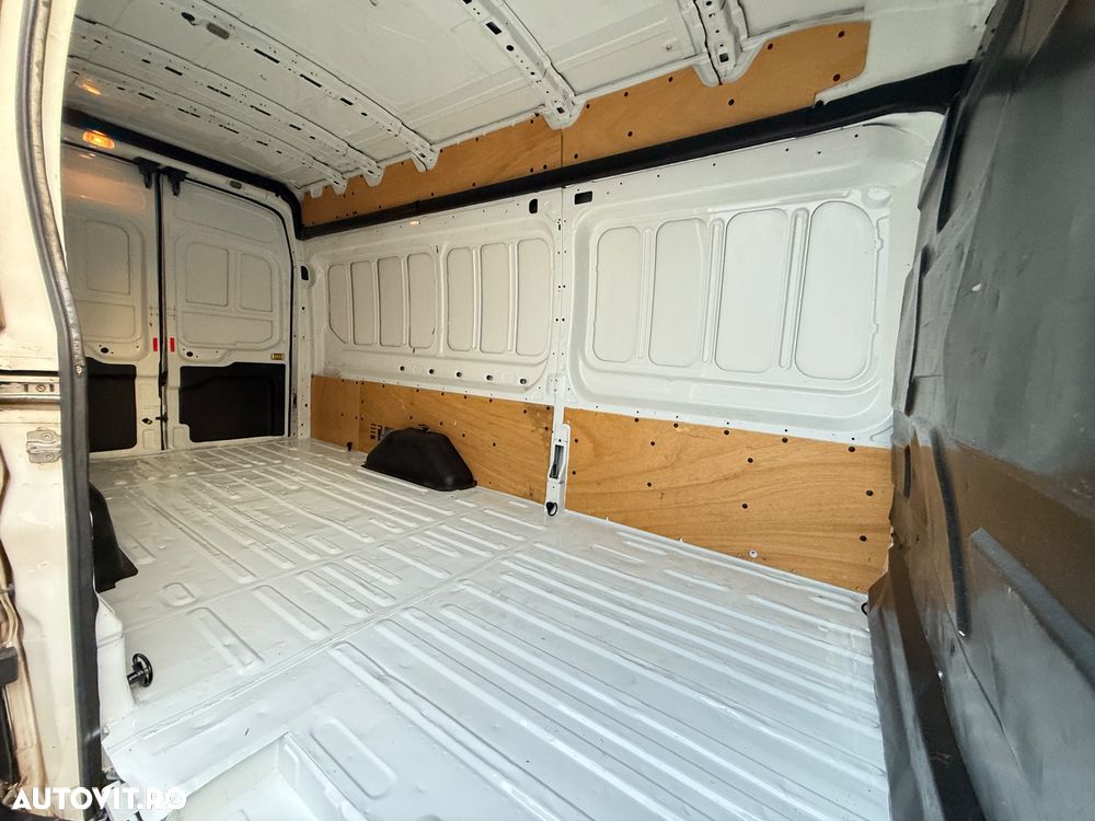 Ford Transit - 9