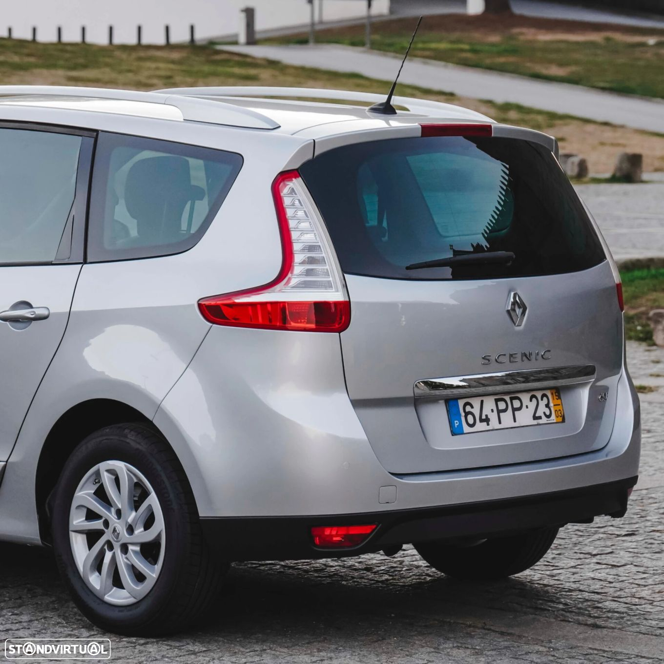 Renault Grand Scénic - 38