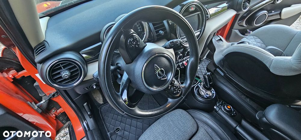 MINI Cooper Standard - 12