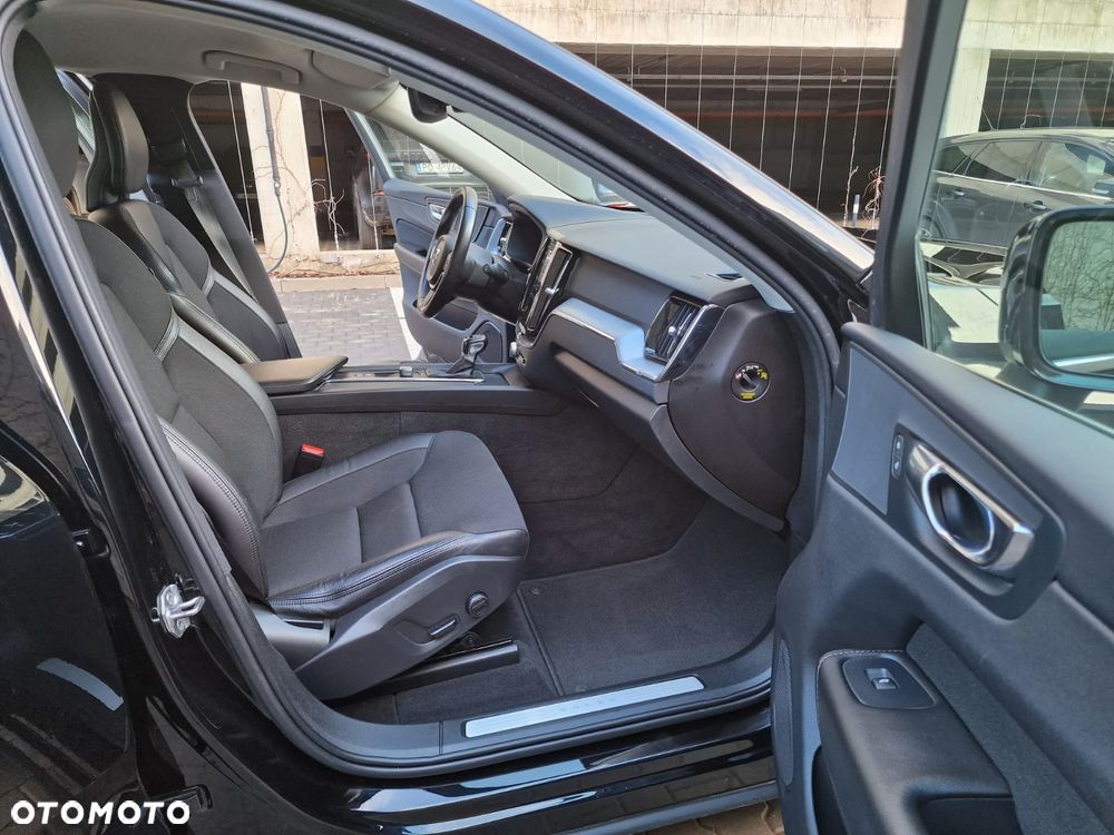 Volvo XC 60 T4 Momentum - 12