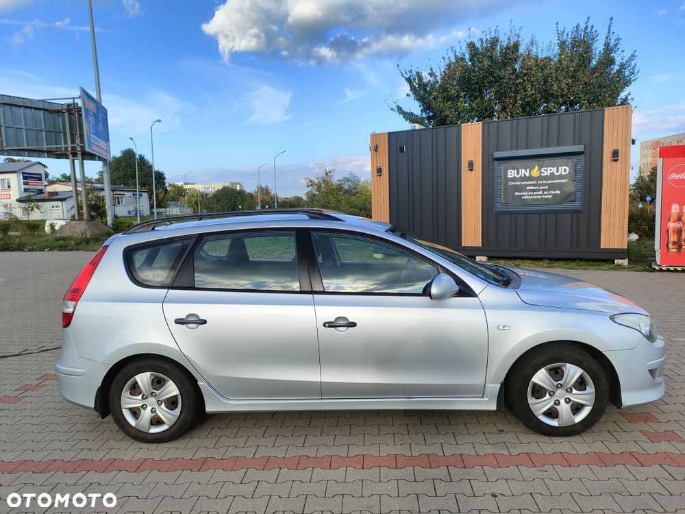 Hyundai I30 2010 photo 2