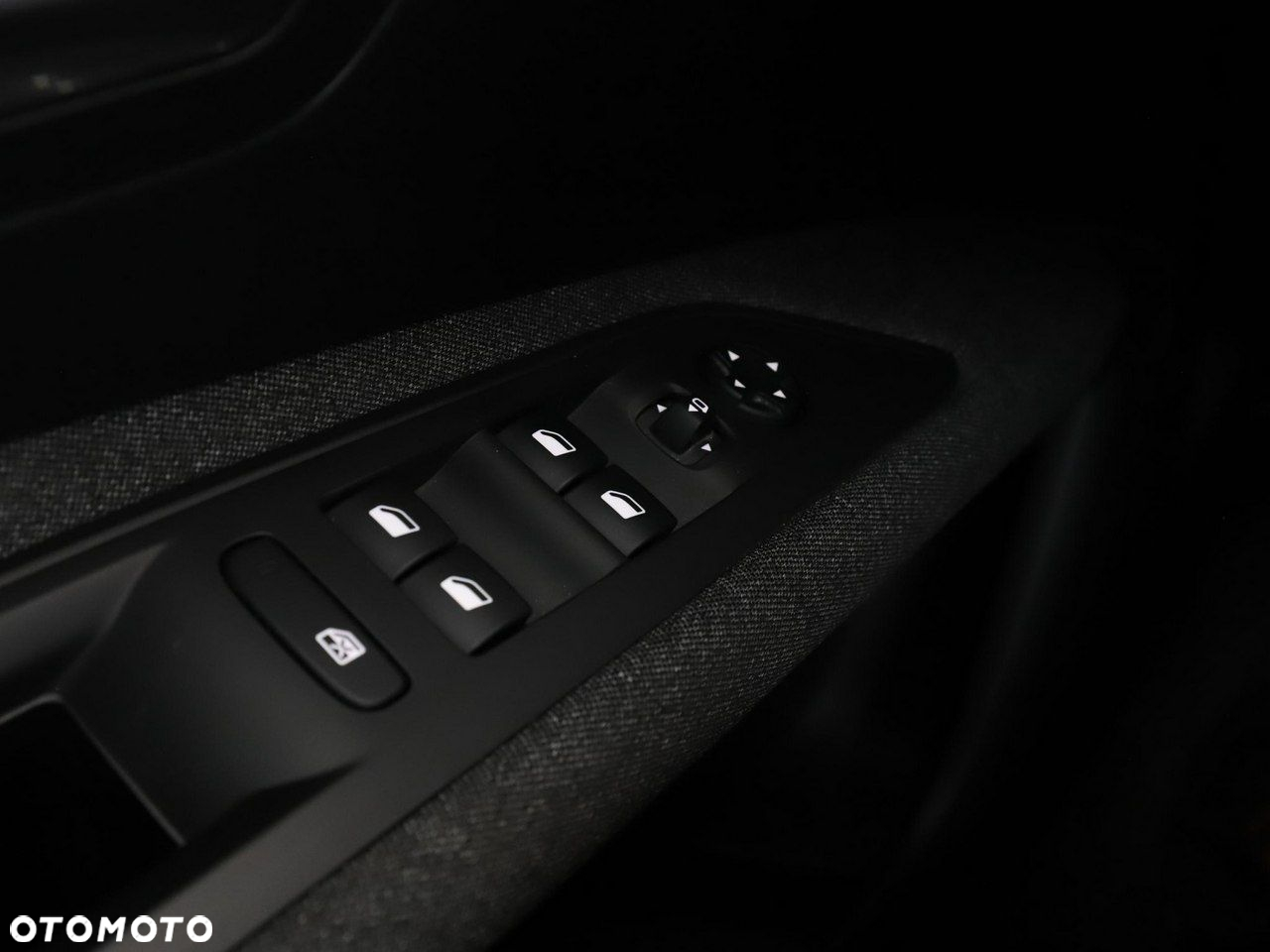 Peugeot 3008 1.2 PureTech Allure S&S EAT8 - 39