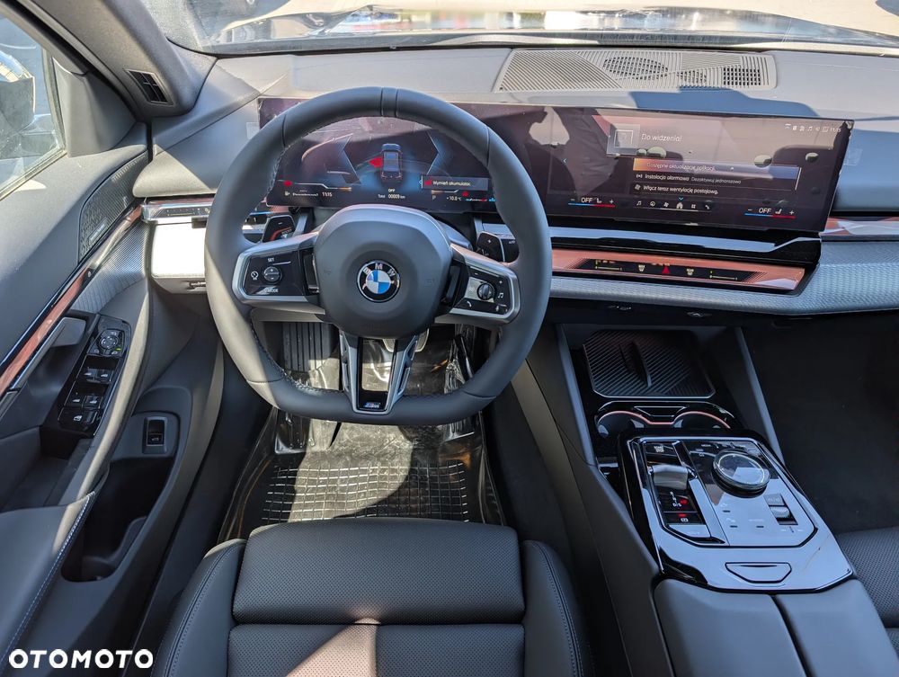 BMW Seria 5 520i mHEV - 12