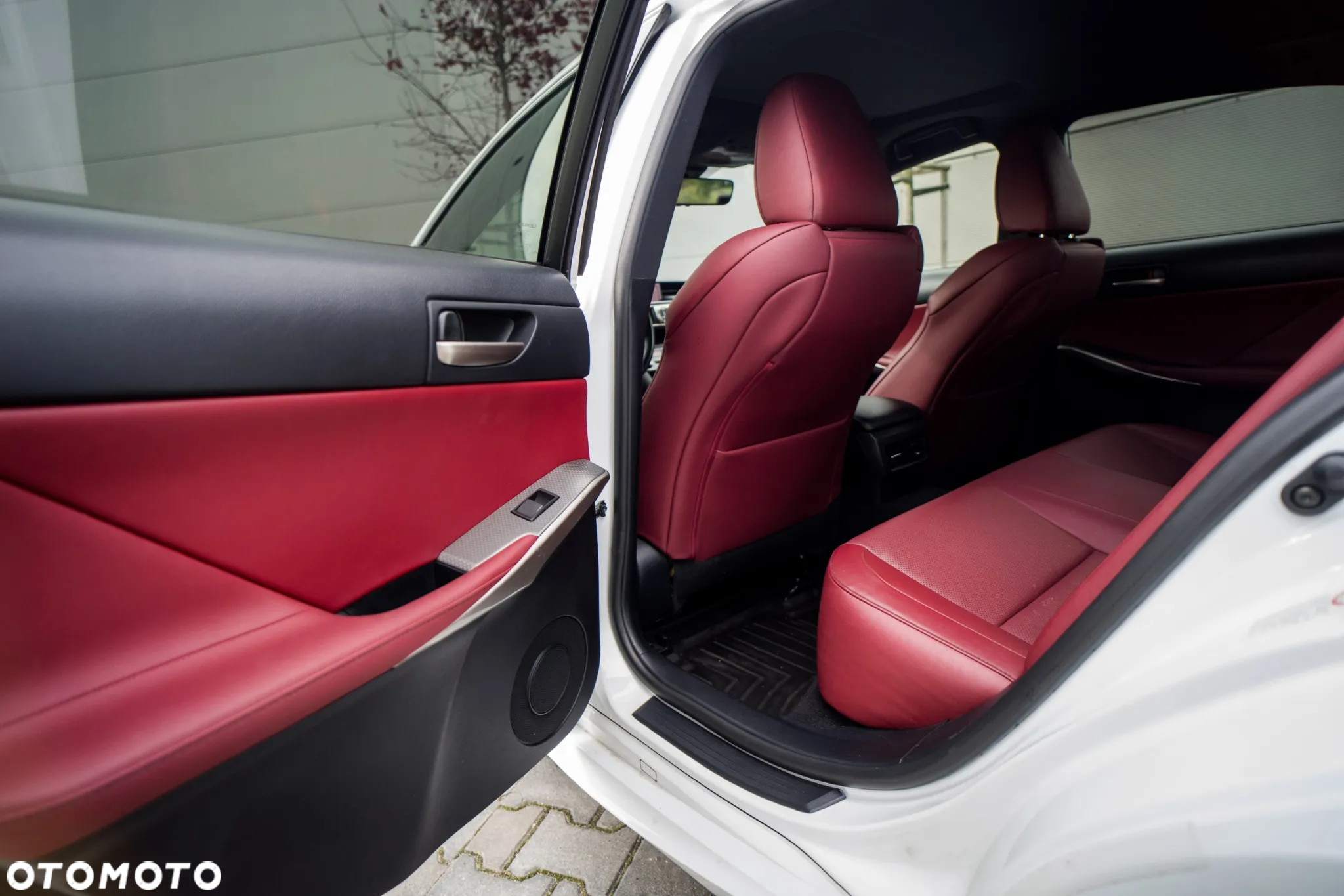 Lexus IS 200t / 300 F Sport - 21