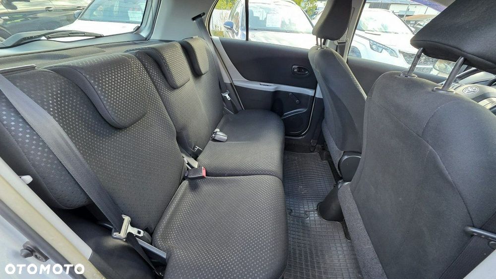 Toyota Yaris - 17