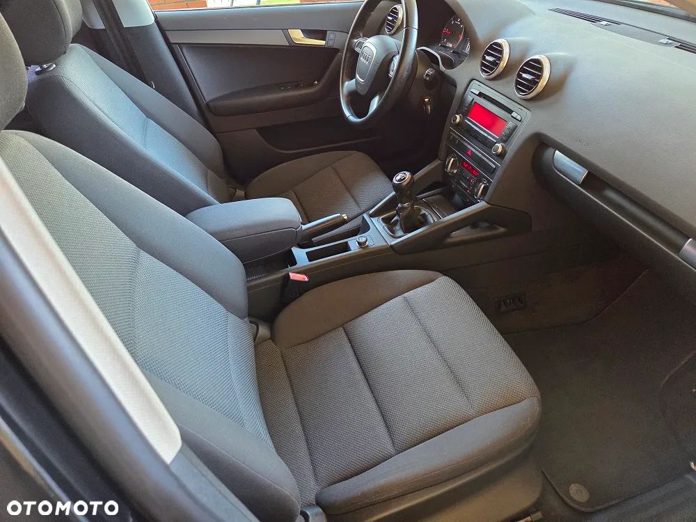 Audi A3 Sportback 1.6 TDI Attraction - 8