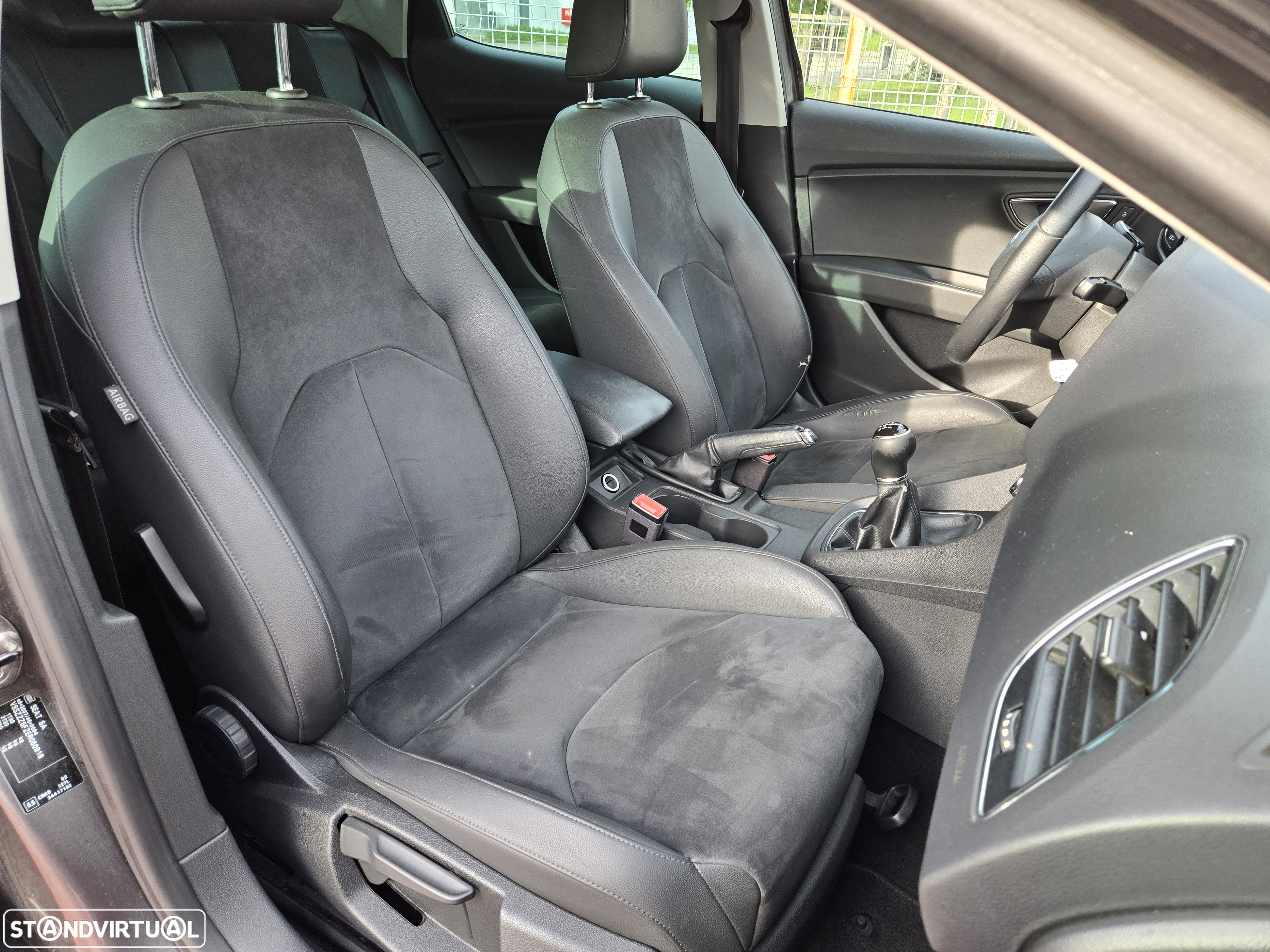 SEAT Leon 1.6 TDI S&S Style - 2