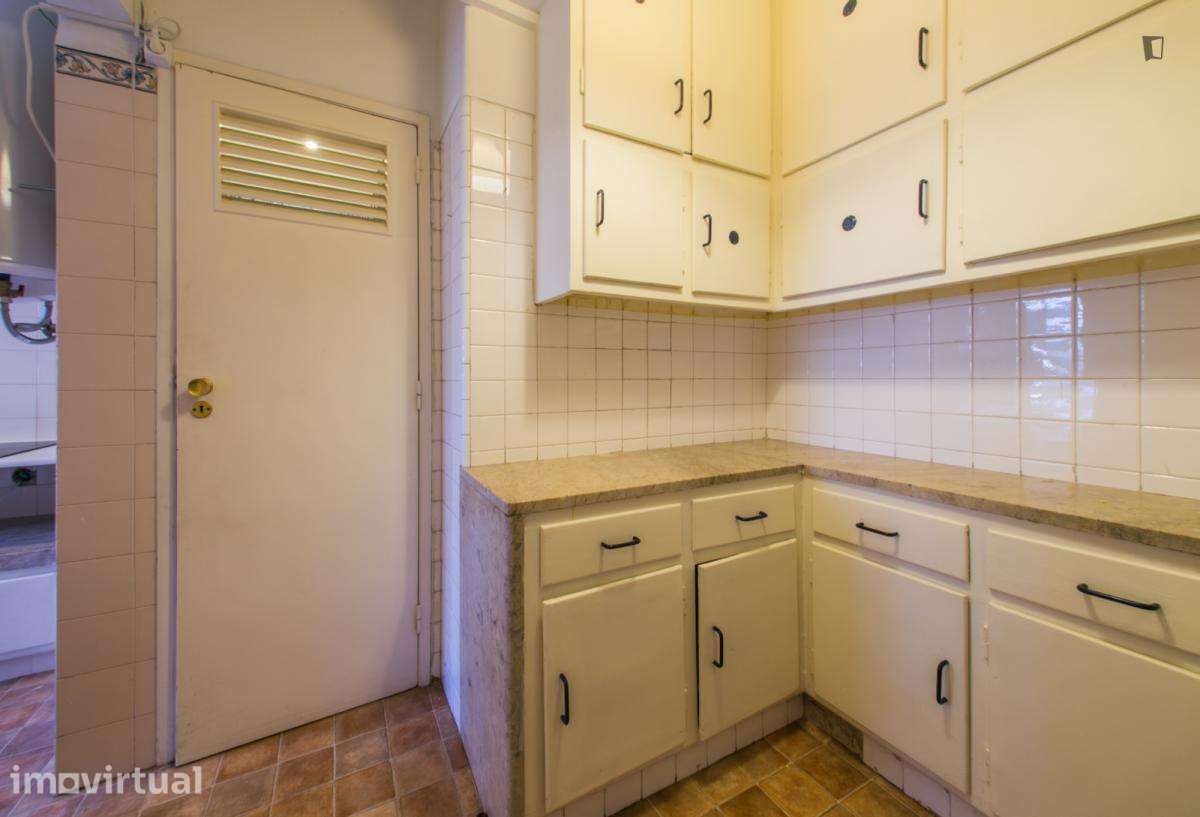 Quarto - localizado em Estrela Lisbon - Grande imagem: 3/12