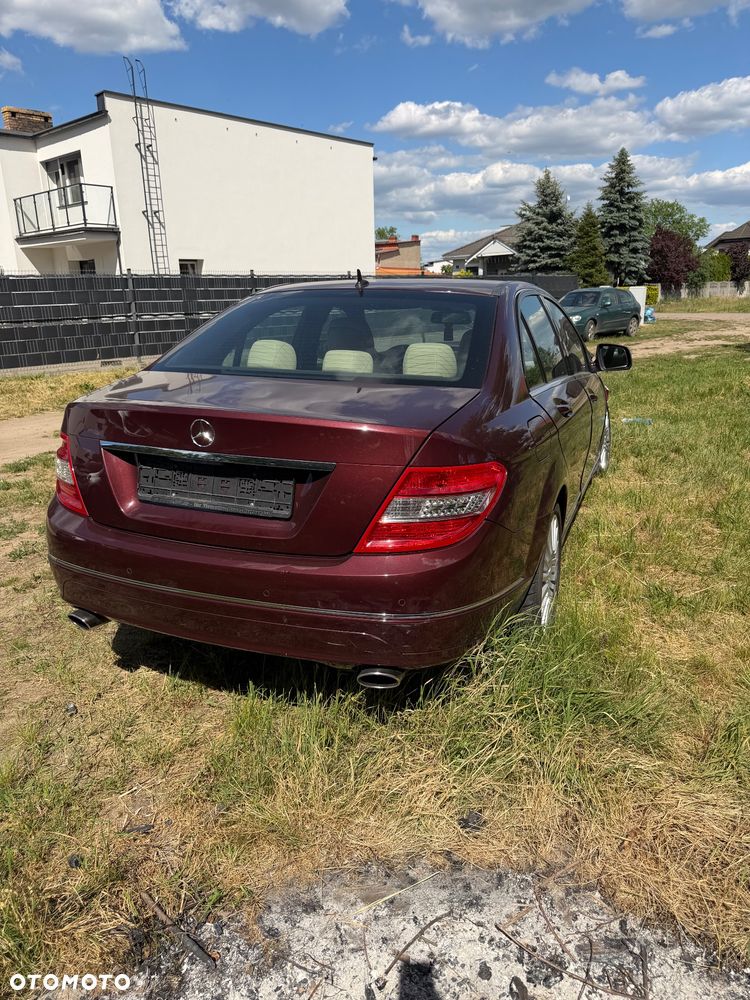 Mercedes-Benz Klasa C 350 CDI DPF 7G-TRONIC BlueEFFICIENCY Special Edition - 2