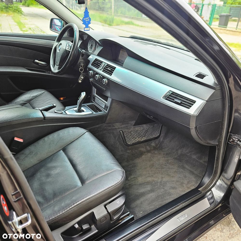 BMW Seria 5 523i Edition Exclusive - 21