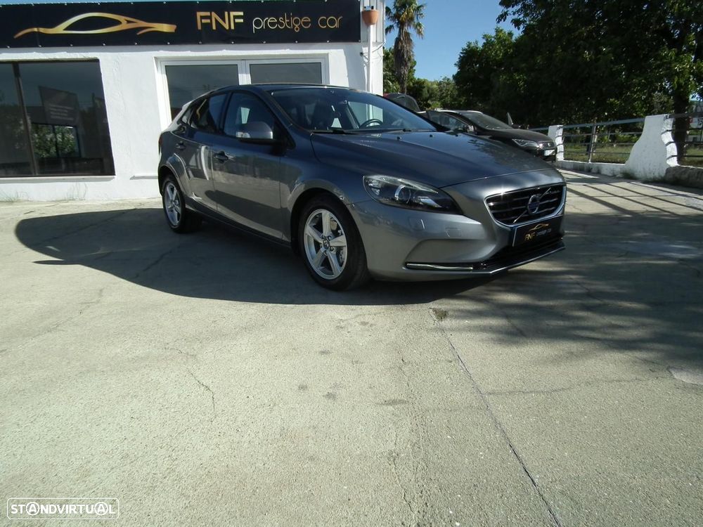Volvo V40 1.6 D2 Momentum - 1