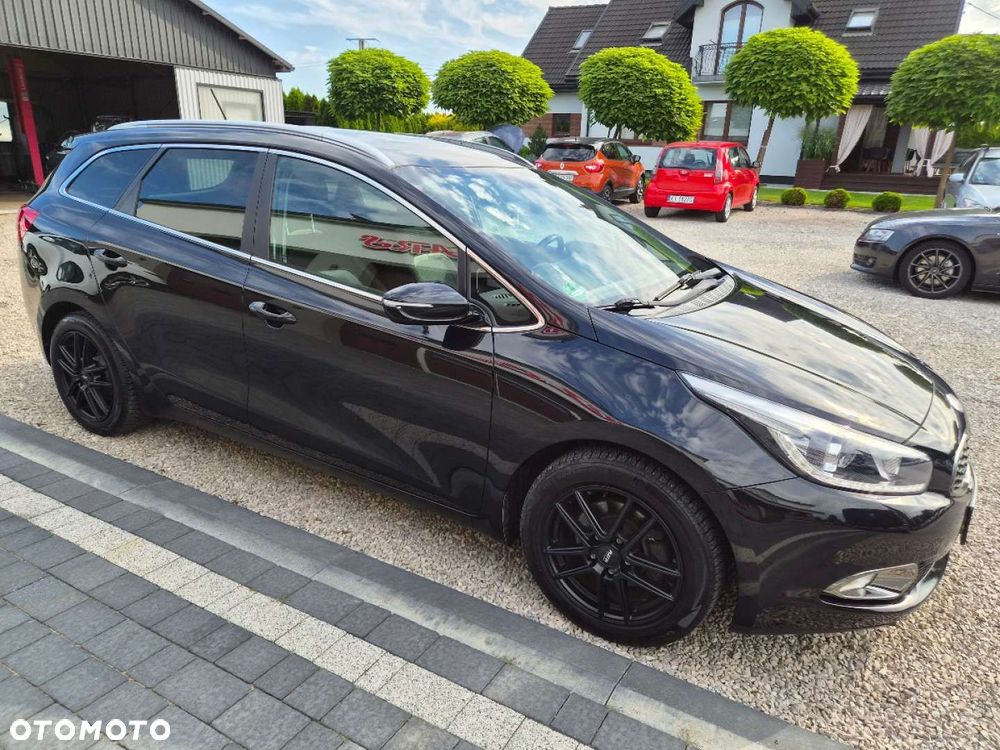 Kia Ceed - 12
