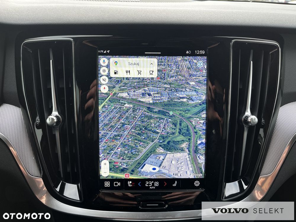 Volvo V60 Cross Country - 19