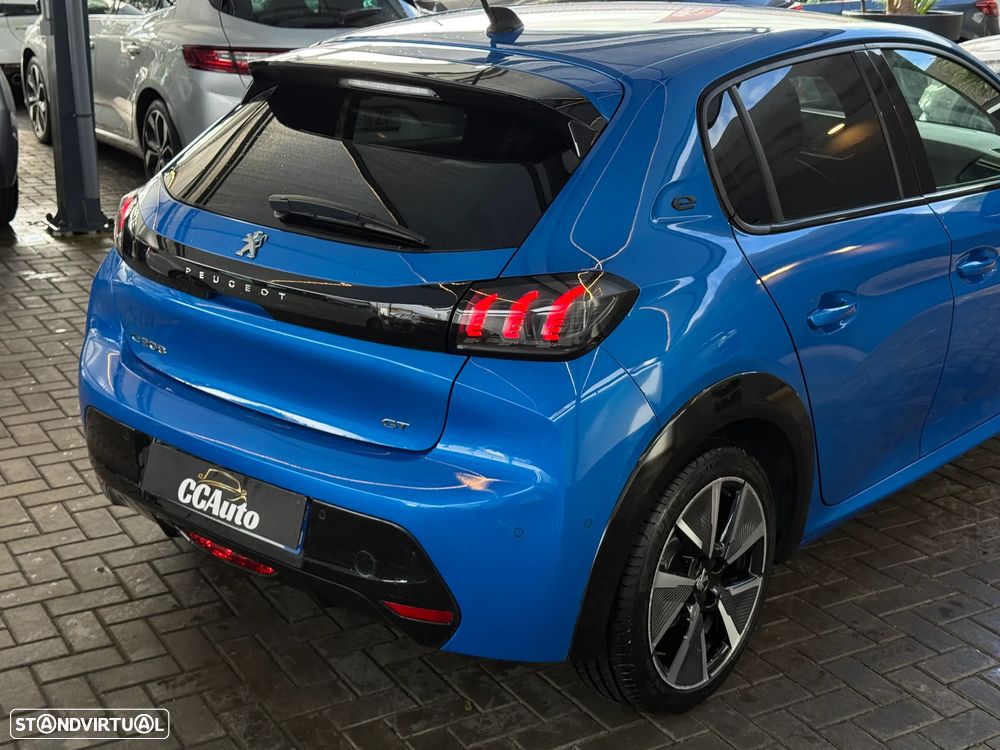 Peugeot e-208 GT - 29