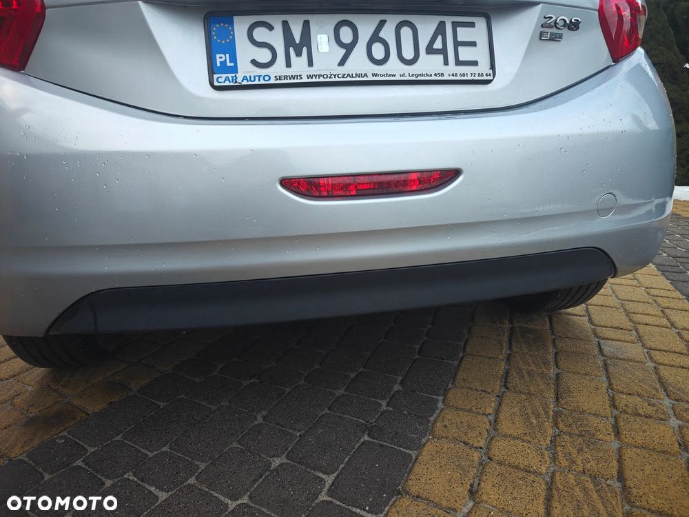 Peugeot 208 e-HDi 92 Stop&Start Allure - 17