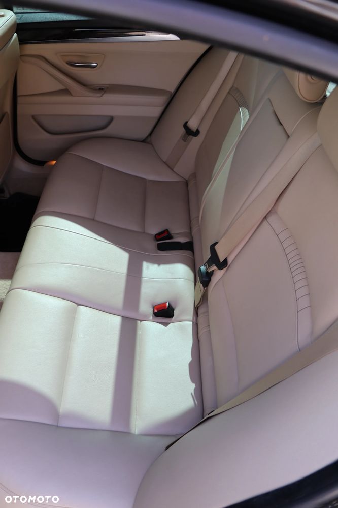 BMW Seria 5 525d Luxury Line - 5