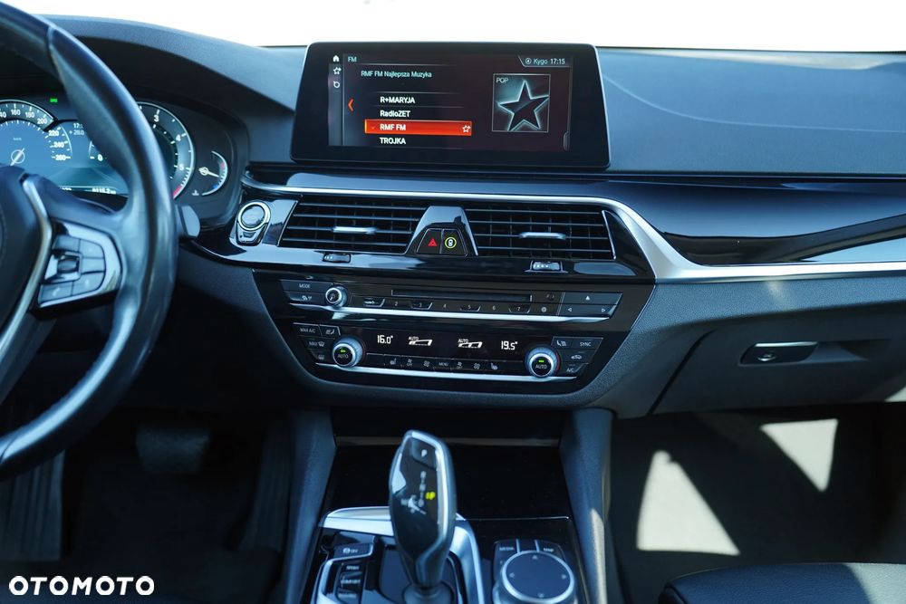 BMW Seria 5 520d Sport Line - 27