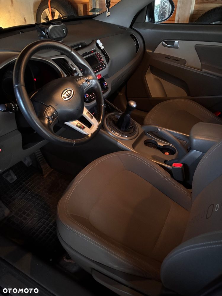 Kia Sportage 2.0 L - 10