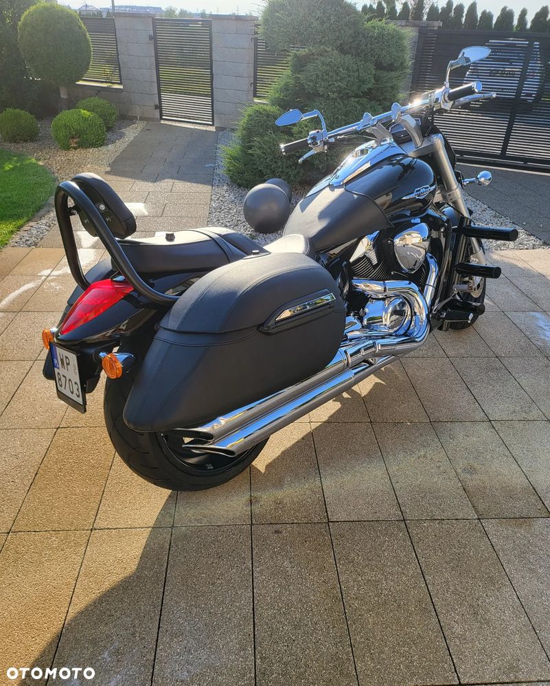 Suzuki Intruder - 3