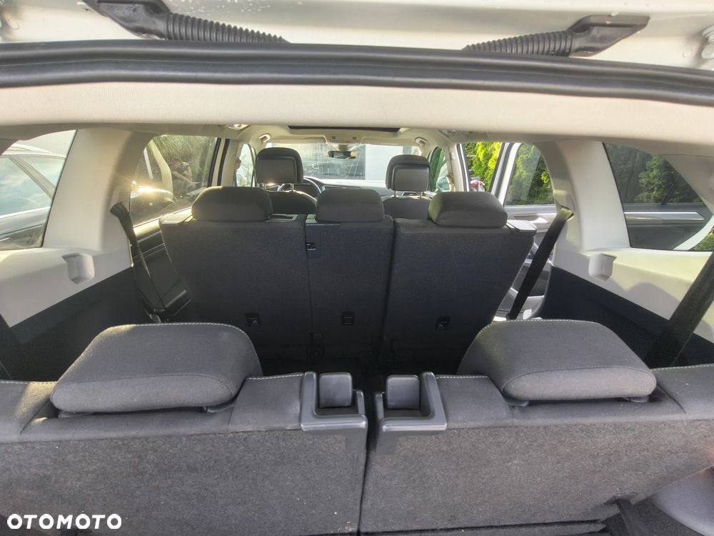 Volkswagen Tiguan Allspace - 11