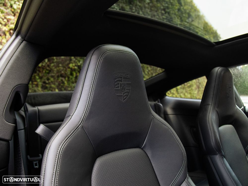 Porsche 911 (992) Carrera - 20