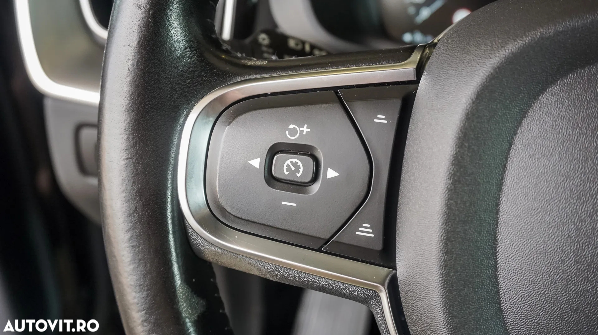 Volvo XC 60 T8 Twin Engine AWD Momentum - 19