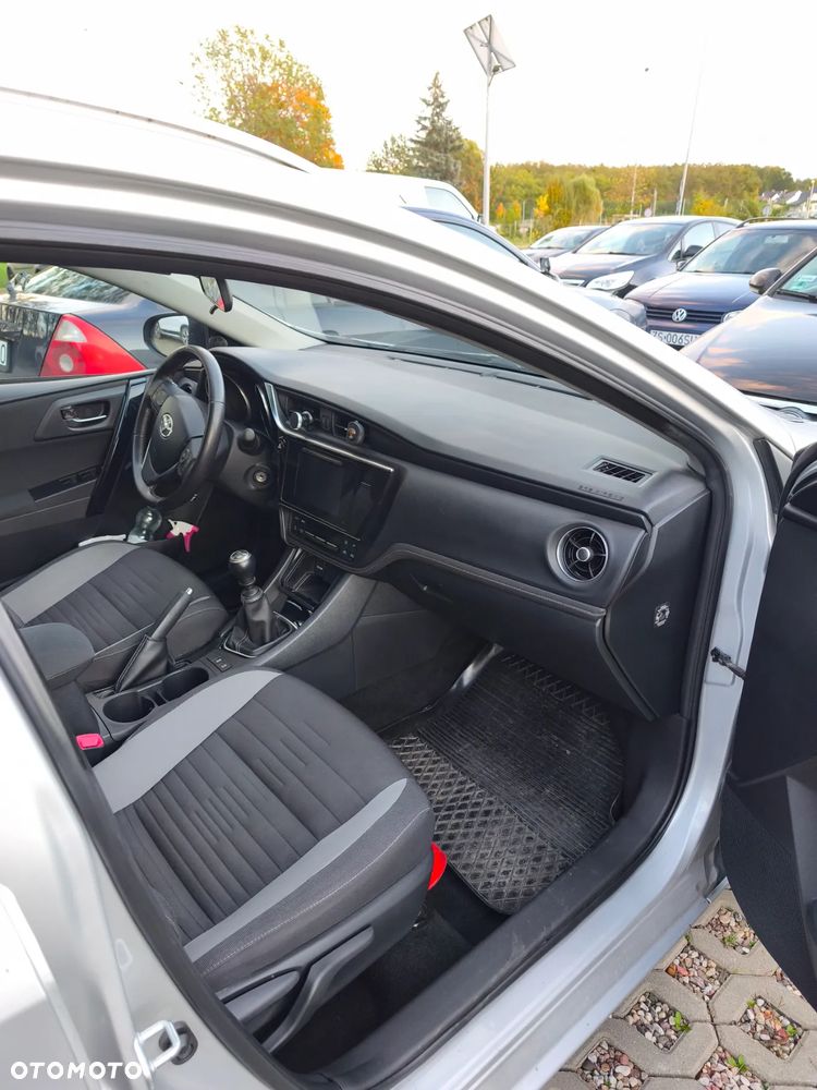 Toyota Auris 1.6 D-4D Premium - 12