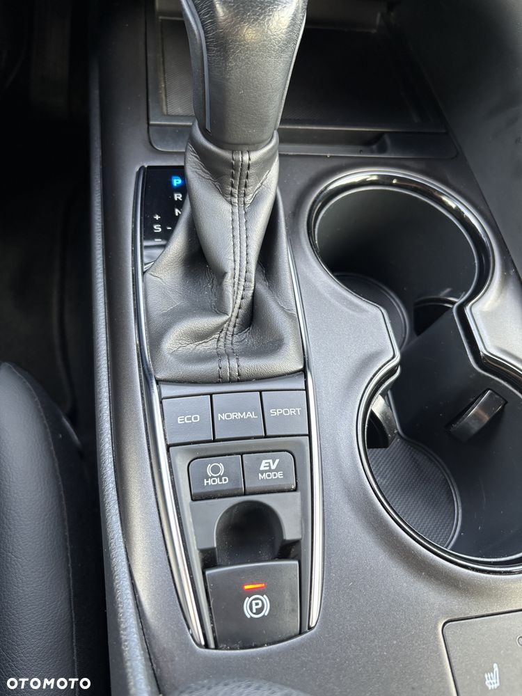 Toyota Camry 2.5 Hybrid Comfort CVT - 10