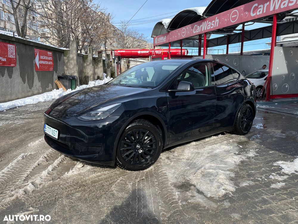 Tesla Model Y - 3