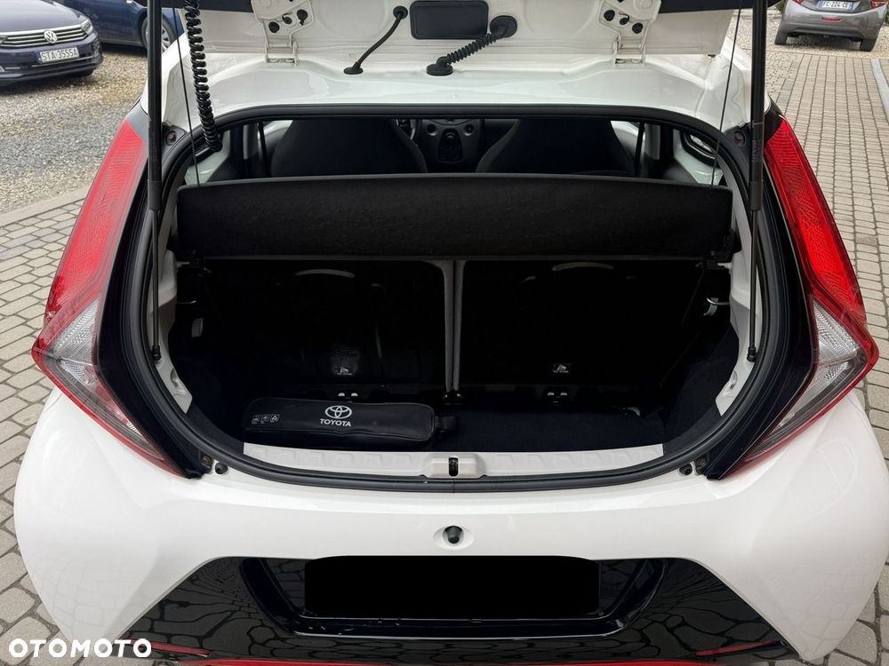 Toyota Aygo x-play - 24