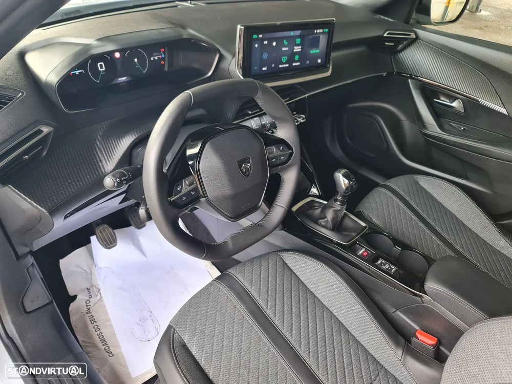 Peugeot 2008 1.2 PureTech Allure Pack — fotografia 13
