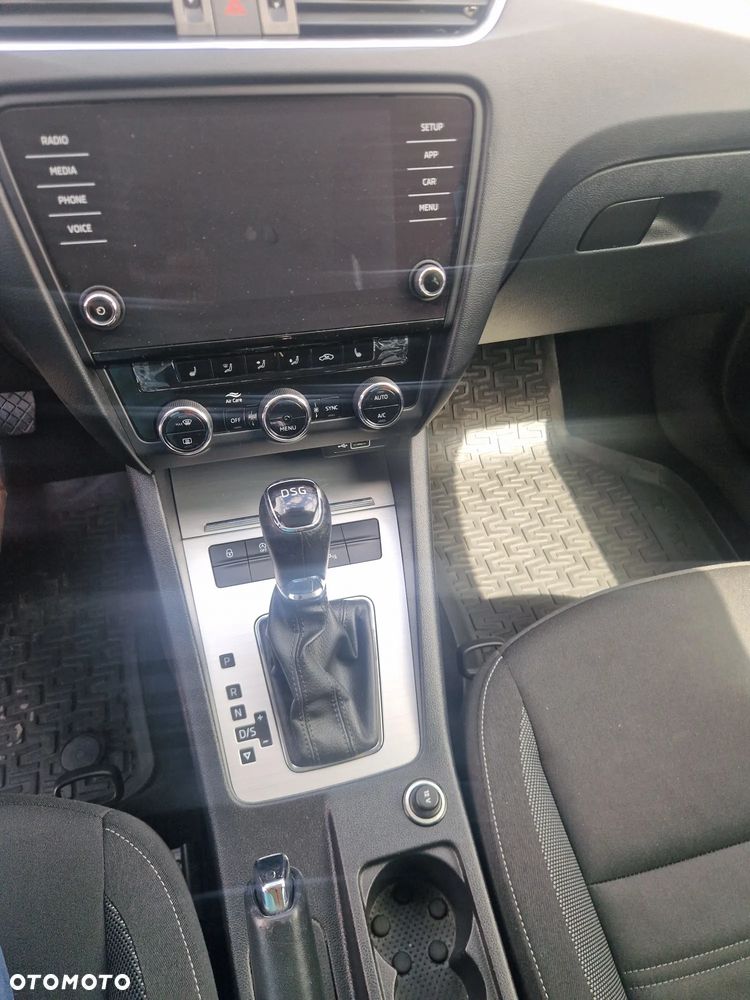Skoda Octavia 2.0 TDI DSG Ambition - 6