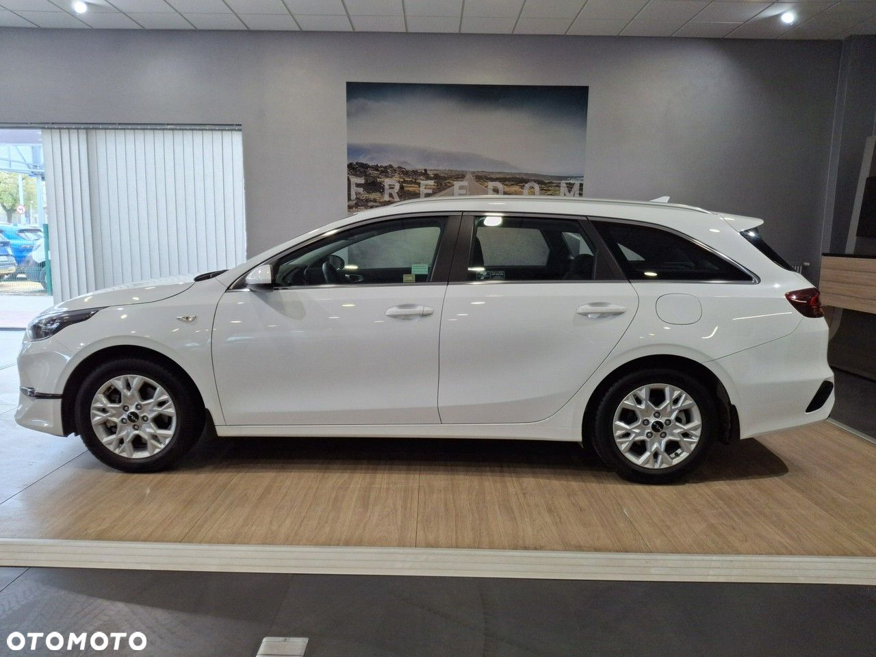 Kia Ceed - 8