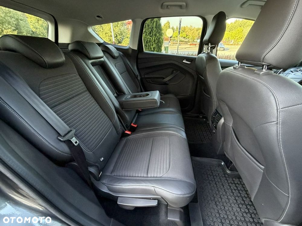Ford Kuga - 12
