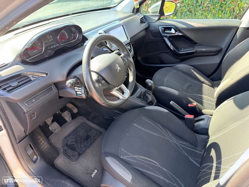 Peugeot 208 1.2 PureTech Allure - 11